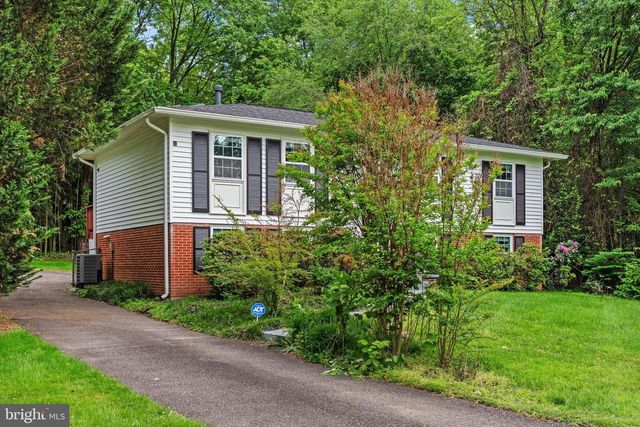 318 LAWYERS RD NW, Vienna, VA 22180