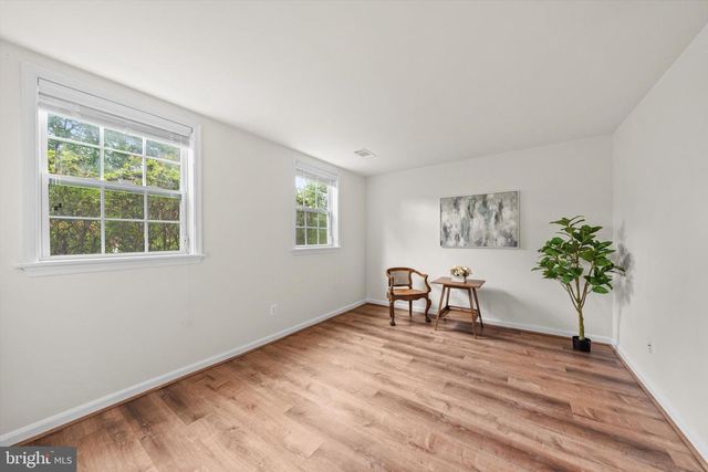 318 LAWYERS RD NW, Vienna, VA 22180