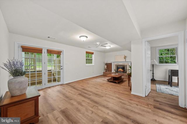 318 LAWYERS RD NW, Vienna, VA 22180