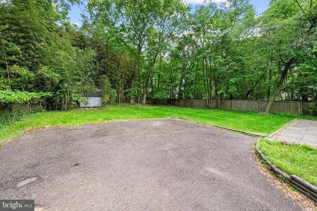 318 LAWYERS RD NW, Vienna, VA 22180
