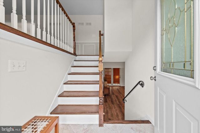318 LAWYERS RD NW, Vienna, VA 22180
