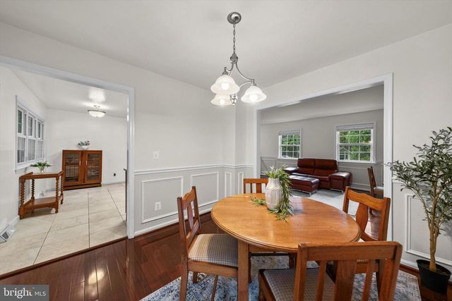 318 LAWYERS RD NW, Vienna, VA 22180