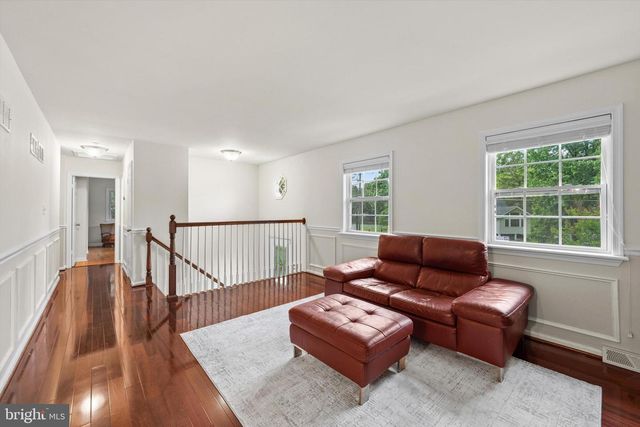 318 LAWYERS RD NW, Vienna, VA 22180