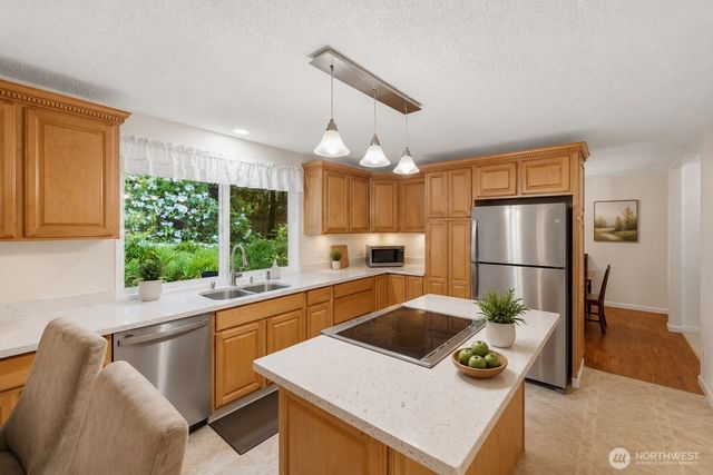6935 Timberlake Drive SE, Lacey, WA 98503