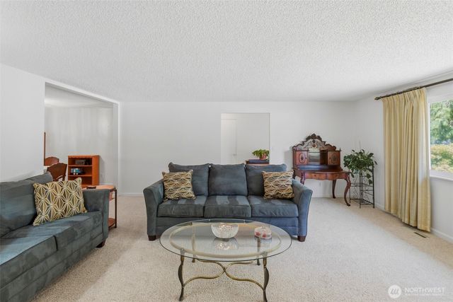 6935 Timberlake Drive SE, Lacey, WA 98503