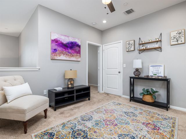 1001 Zodiac LN 28, Round Rock, TX 78665
