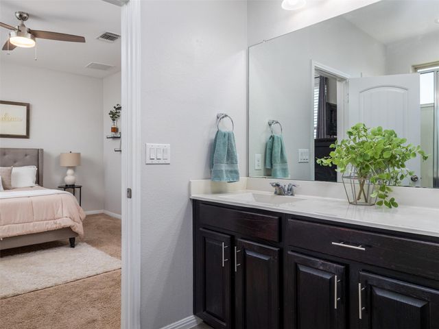 1001 Zodiac LN 28, Round Rock, TX 78665