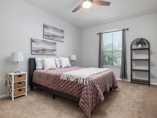 1001 Zodiac LN 28, Round Rock, TX 78665