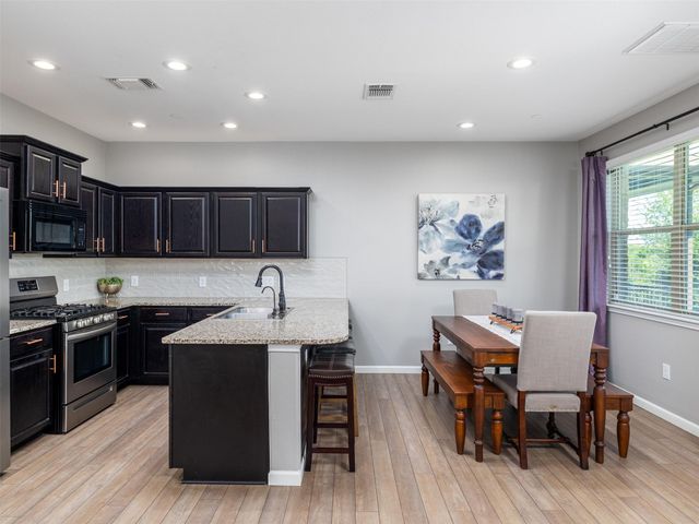 1001 Zodiac LN 28, Round Rock, TX 78665