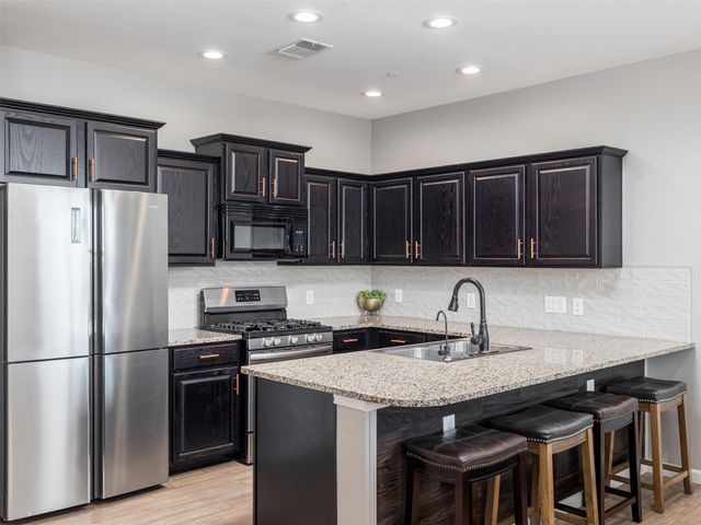 1001 Zodiac LN 28, Round Rock, TX 78665
