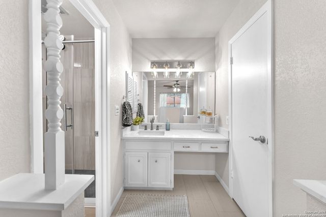 8223 Joe Dimaggio Dr, San Antonio, TX 78240