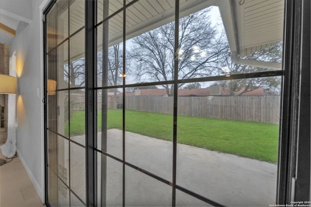 8223 Joe Dimaggio Dr, San Antonio, TX 78240