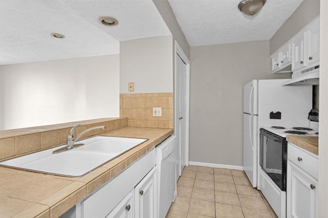 12500 Melville Drive D-234, Montgomery, TX 77356