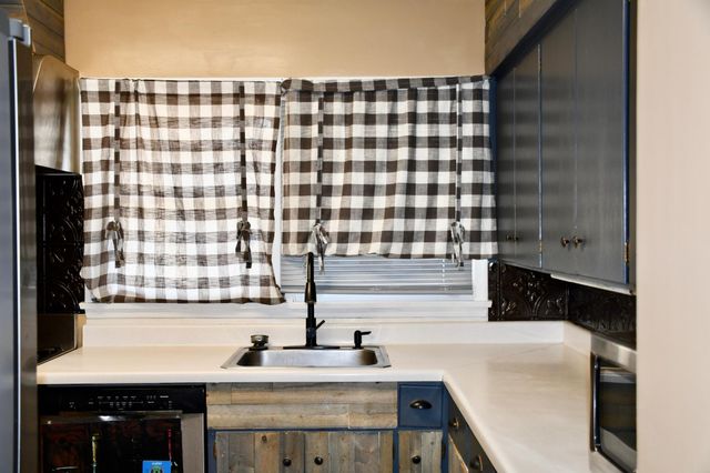 308 Maple Avenue S, Thief River Falls, MN 56701