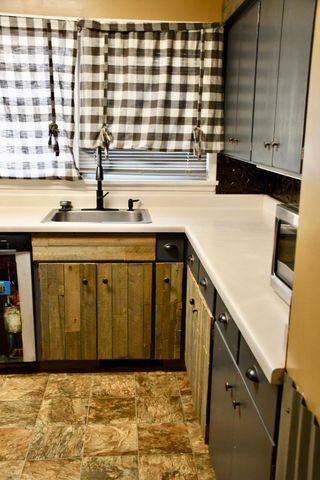 308 Maple Avenue S, Thief River Falls, MN 56701