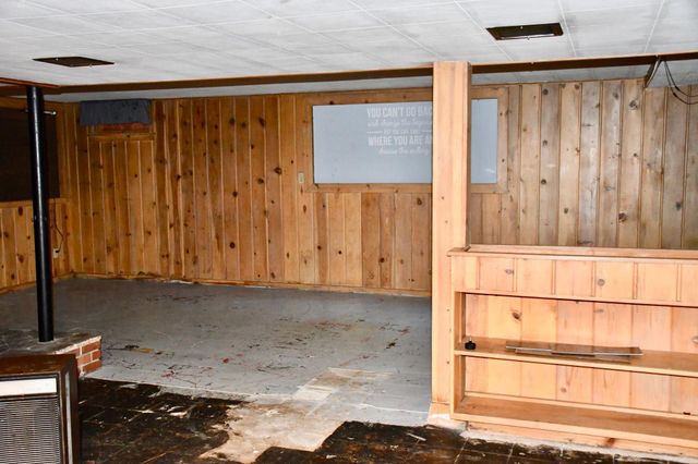 308 Maple Avenue S, Thief River Falls, MN 56701