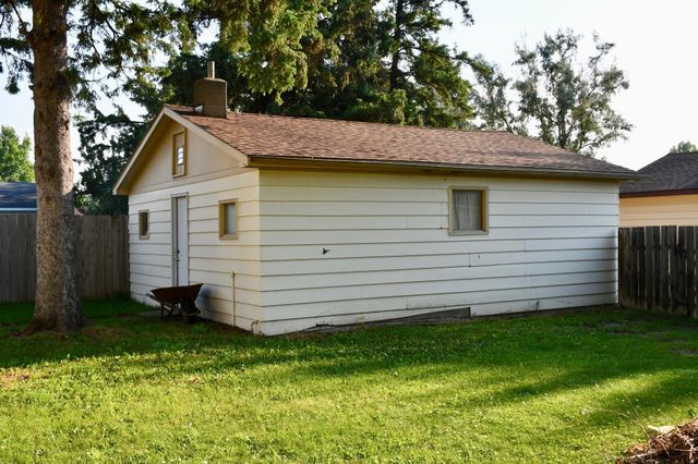 308 Maple Avenue S, Thief River Falls, MN 56701