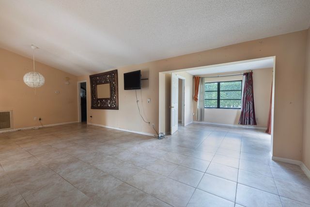 6149 Olivewood Circle, Greenacres, FL 33463