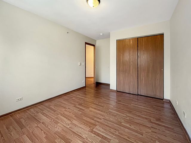 1524 W Sand Bar Court 2C, Round Lake, IL 60073