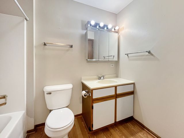 1524 W Sand Bar Court 2C, Round Lake, IL 60073