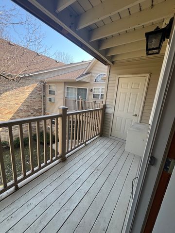 1524 W Sand Bar Court 2C, Round Lake, IL 60073