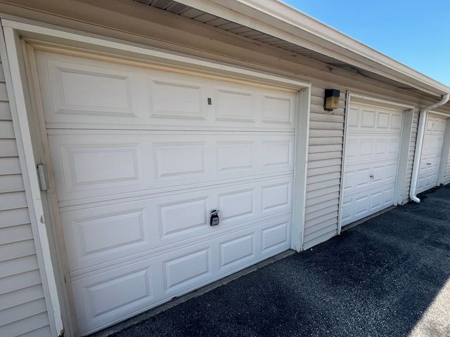 1524 W Sand Bar Court 2C, Round Lake, IL 60073