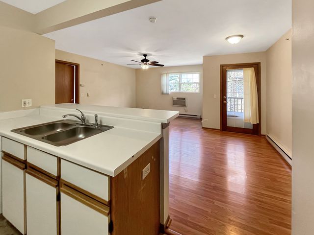 1524 W Sand Bar Court 2C, Round Lake, IL 60073