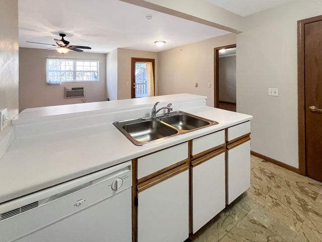 1524 W Sand Bar Court 2C, Round Lake, IL 60073