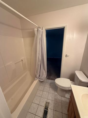 907 WINGRA Court, Kokomo, IN 46902