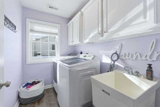 237 Broadmore Circle, Angola, IN 46703