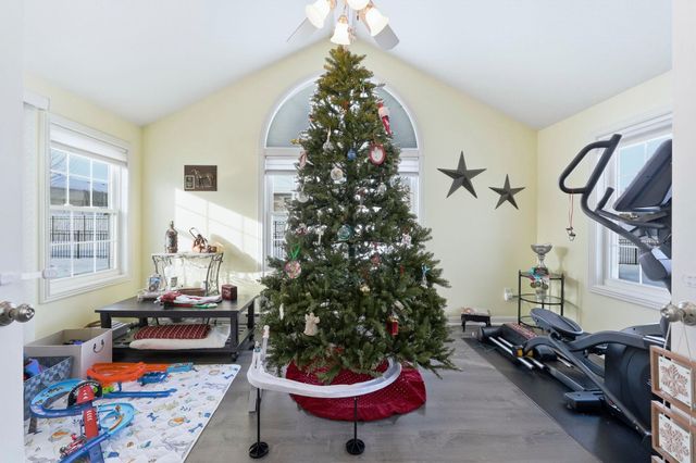 237 Broadmore Circle, Angola, IN 46703