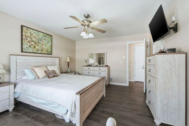 237 Broadmore Circle, Angola, IN 46703