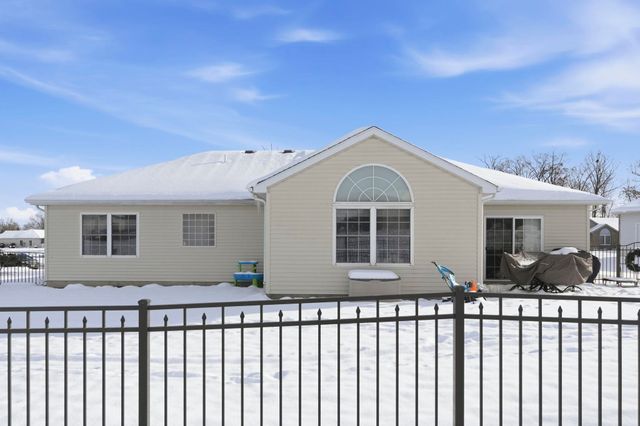 237 Broadmore Circle, Angola, IN 46703