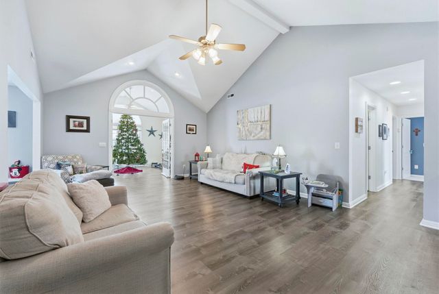 237 Broadmore Circle, Angola, IN 46703