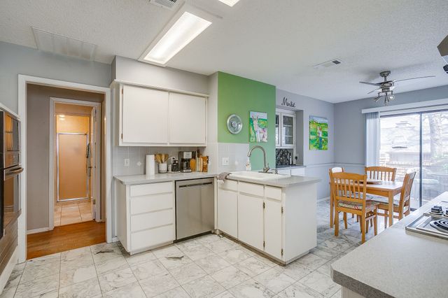 2712 Butler Drive, Arlington, TX 76012