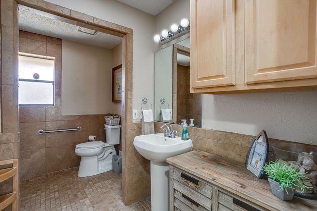 2712 Butler Drive, Arlington, TX 76012