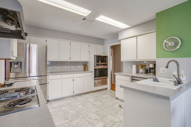 2712 Butler Drive, Arlington, TX 76012