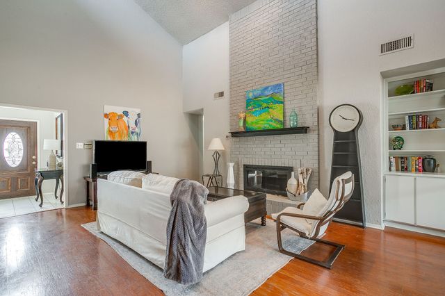 2712 Butler Drive, Arlington, TX 76012