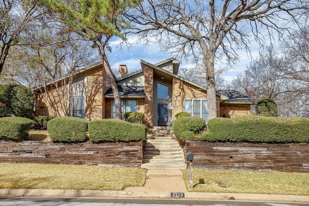 2712 Butler Drive, Arlington, TX 76012