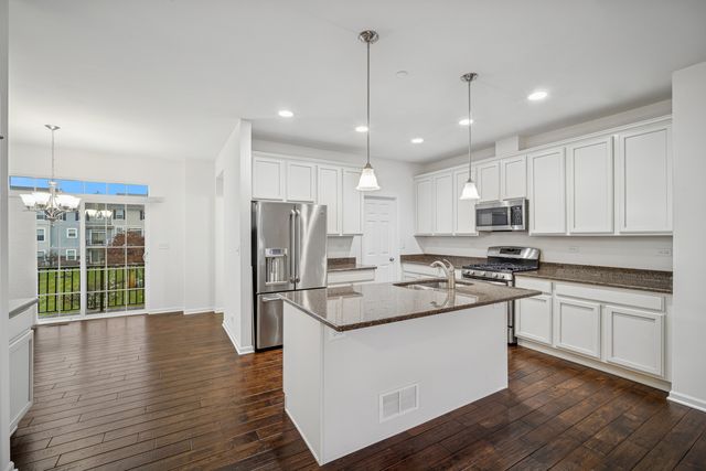 70 Marcel Lane, Schaumburg, IL 60194