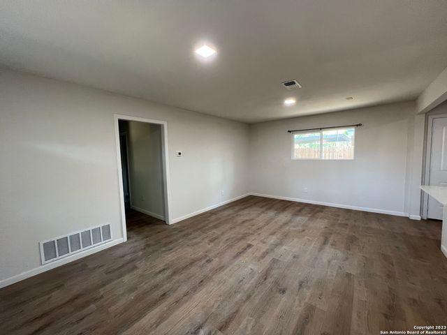 2605 OLD MOSS RD, San Antonio, TX 78217