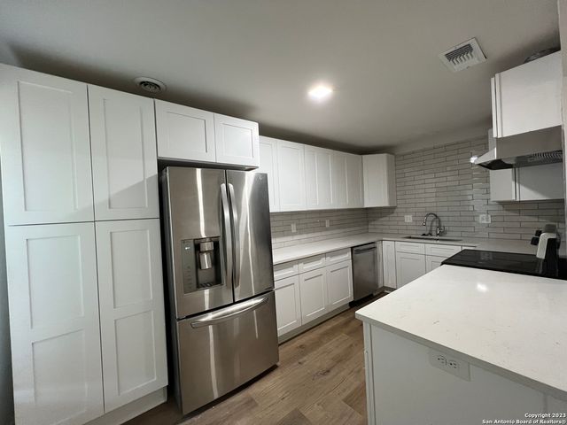 2605 OLD MOSS RD, San Antonio, TX 78217