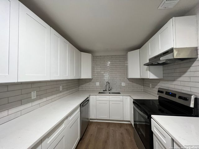 2605 OLD MOSS RD, San Antonio, TX 78217