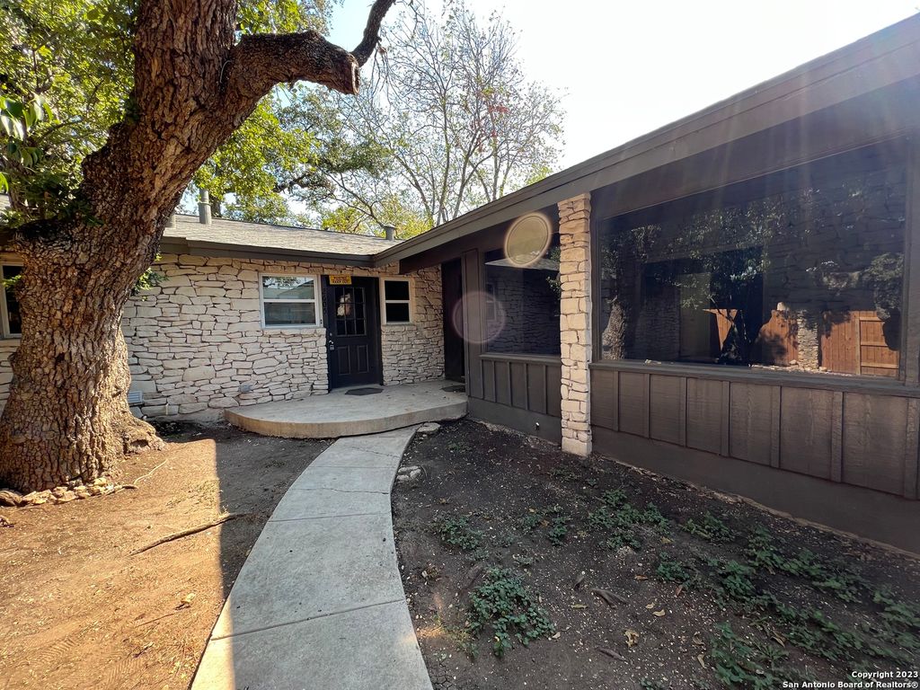 2605 OLD MOSS RD, San Antonio, TX 78217