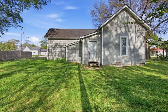 102 South Locust Street, Mount Pleasant, TN 38474