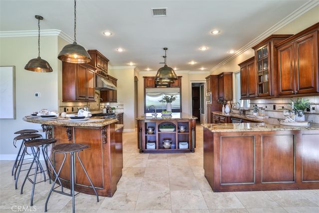 39520 Colleen Way, Temecula, CA 92592