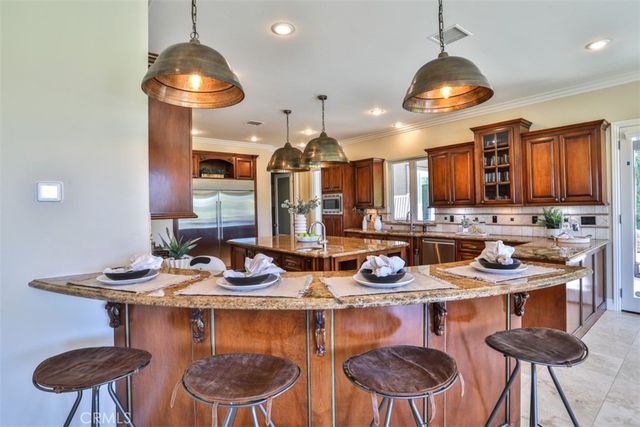 39520 Colleen Way, Temecula, CA 92592