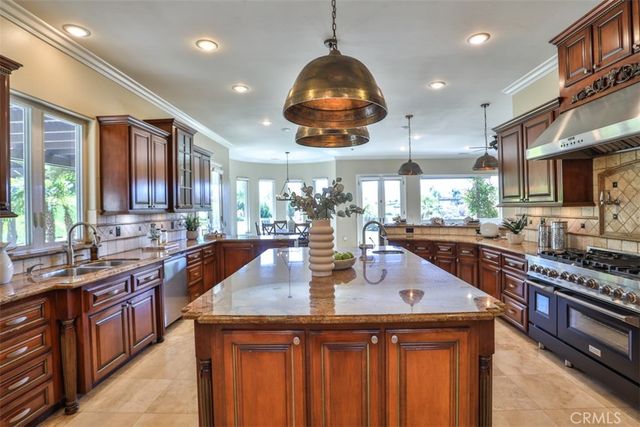 39520 Colleen Way, Temecula, CA 92592