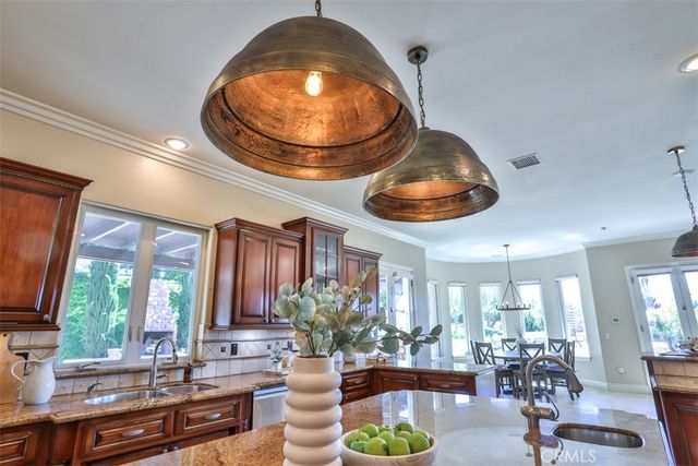 39520 Colleen Way, Temecula, CA 92592