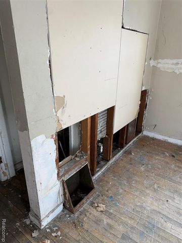 19416 Lamont Street, Detroit, MI 48234